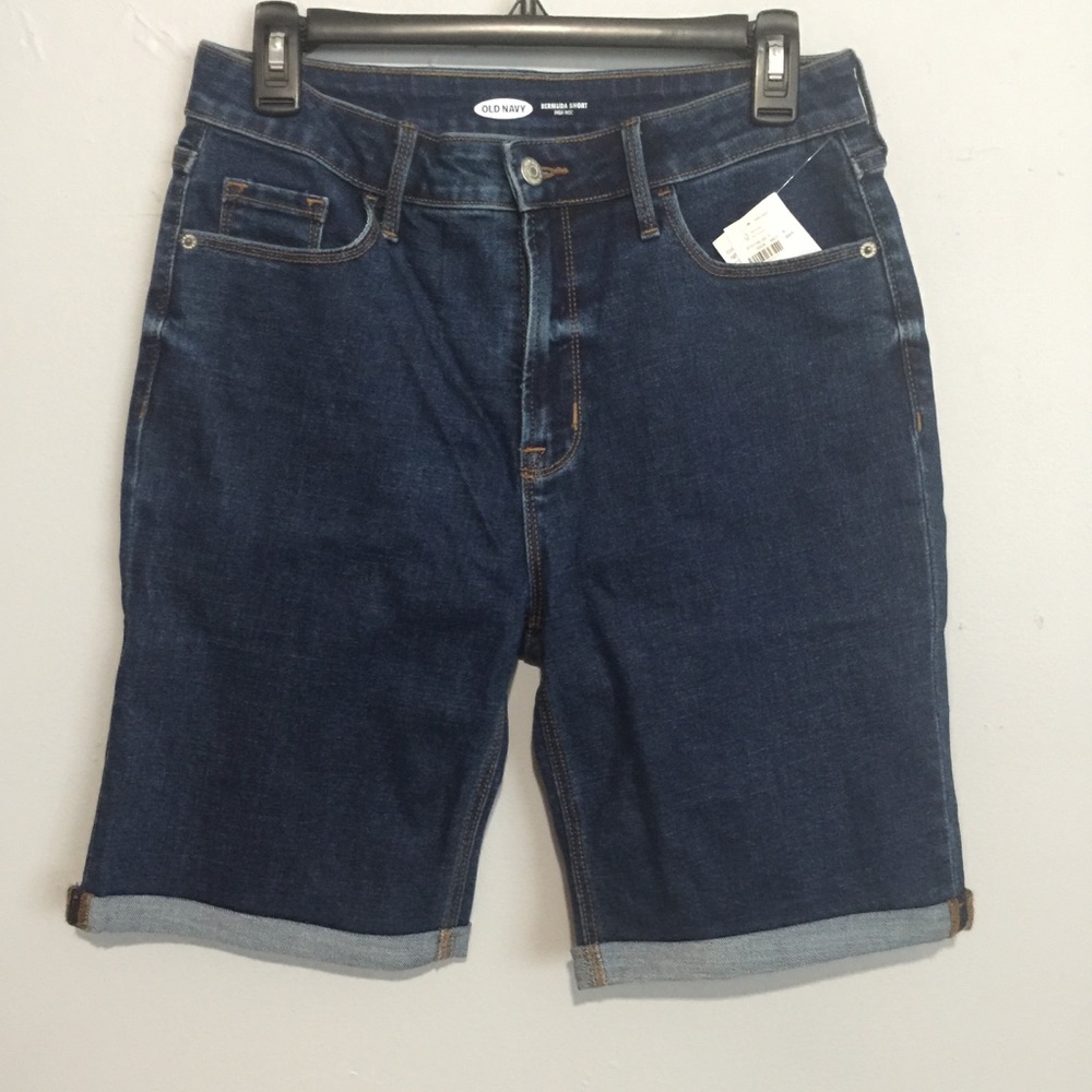 Old Navy High Rise Bermuda Short size 8